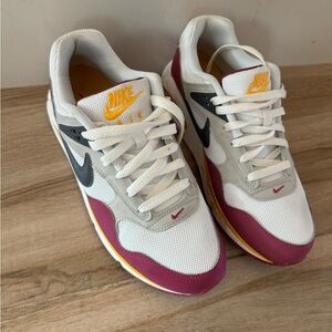 Nike Air Max Correlate size 10